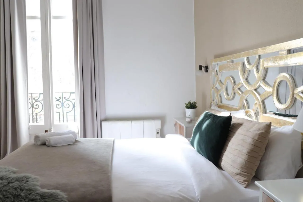 Big And Bright Apartment Bcn location