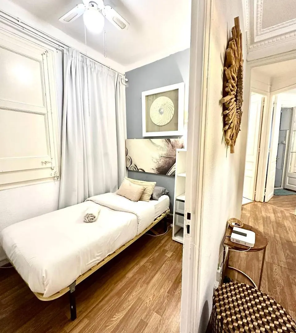 Big And Bright Apartment Bcn Barcelona